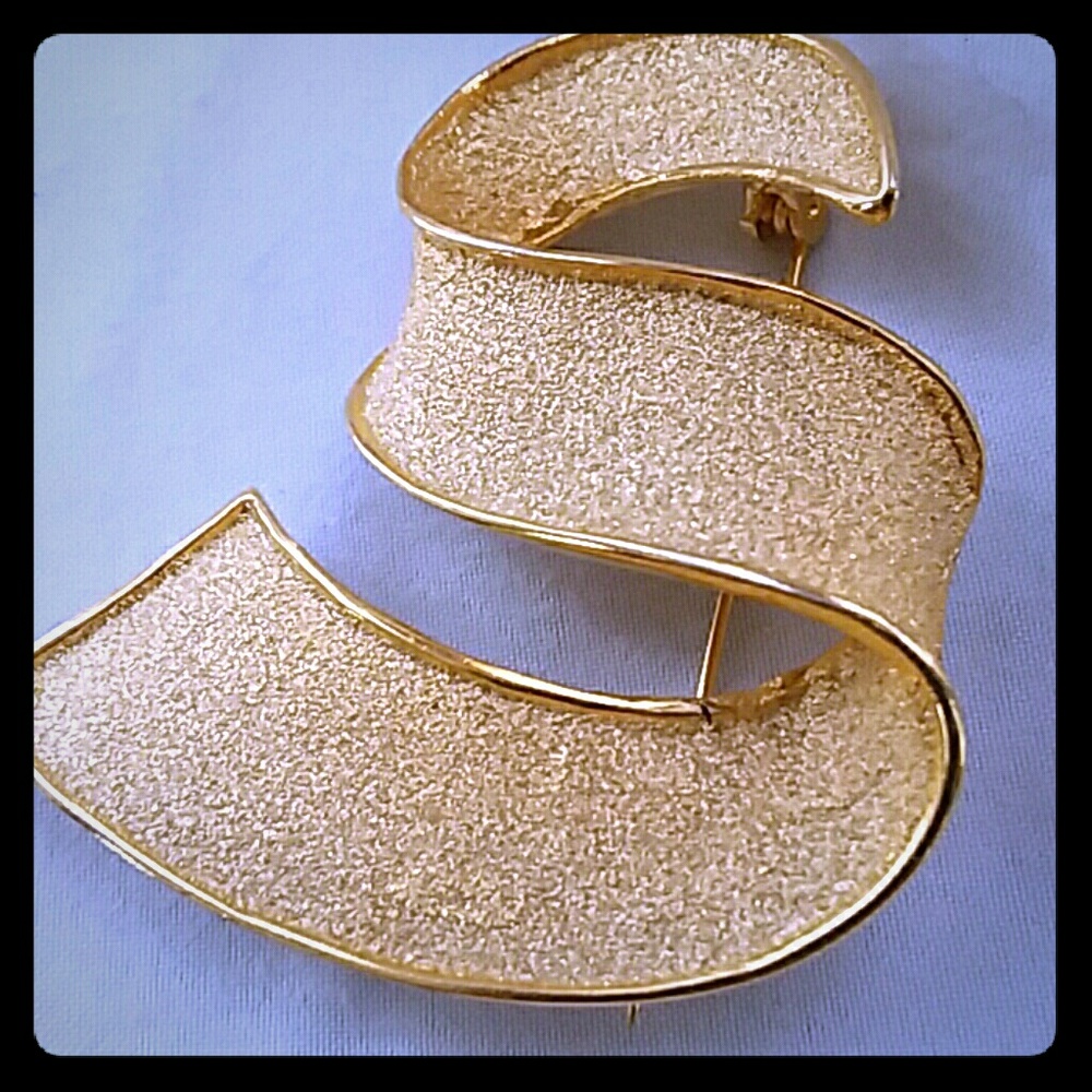 Vintage Gold Brooch